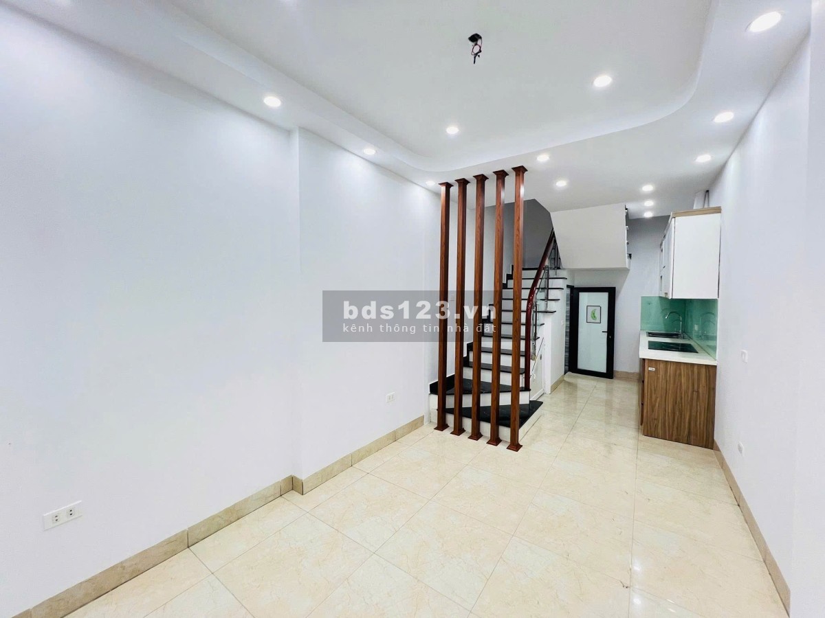 Nhà Mễ Trì hiếm có khó tìm - Ô tô đỗ sát nhà - 20m ra ô tô tránh - Nhà đẹp ở nga