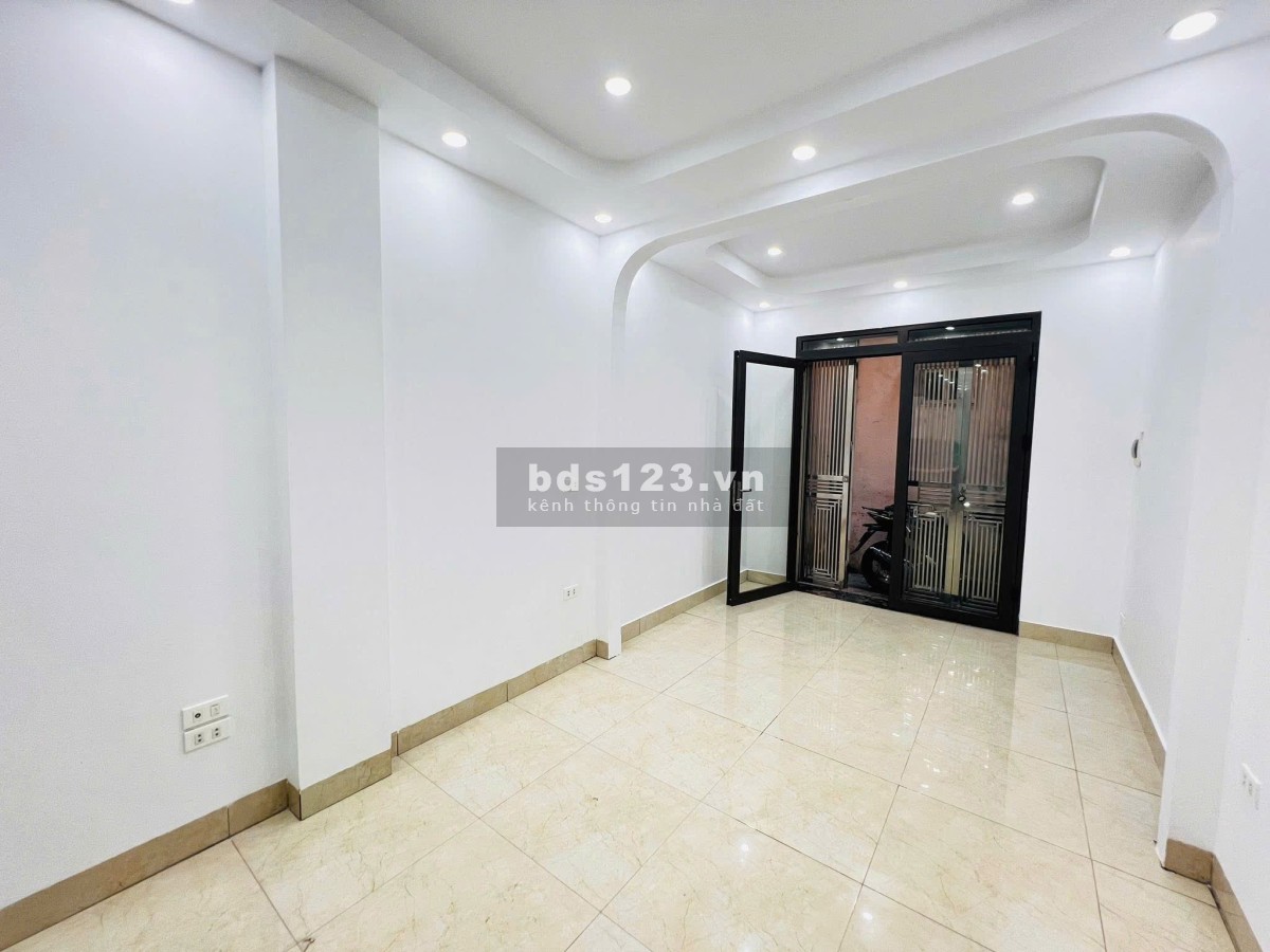Nhà Mễ Trì hiếm có khó tìm - Ô tô đỗ sát nhà - 20m ra ô tô tránh - Nhà đẹp ở nga