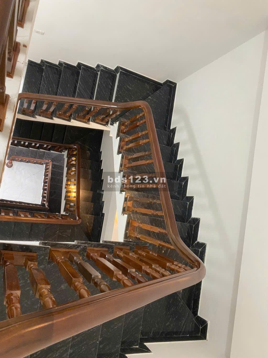 Bán nhà Miêu Nha nhà mới hoàn thiện, oto đỗ cửa 8.3 tỷ