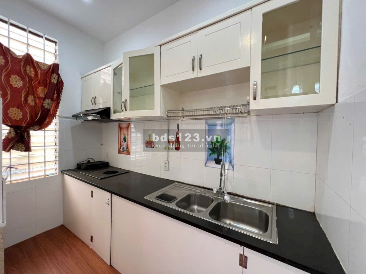 Chung cư 10A Trần Nhật Duật, Tân Định,Q1: 70m2, 2p ngủ, NT, 12tr/th