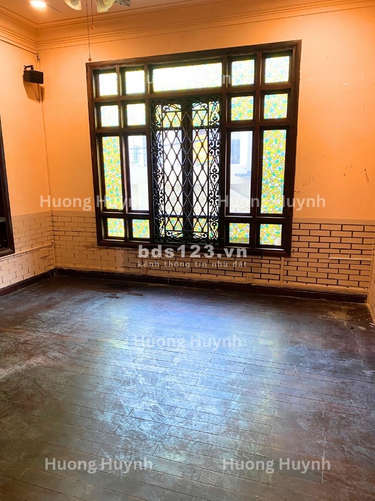 Mặt bằng đẹp 12 x 13m² trung tâm Quận 1, đường hai chiều, Đ. Nguyễn Thị Minh Khai, P. Bến Nghé