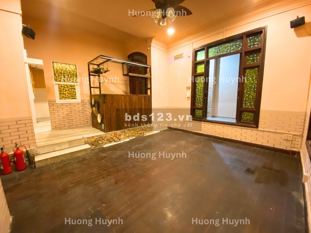 Mặt bằng đẹp 12 x 13m² trung tâm Quận 1, đường hai chiều, Đ. Nguyễn Thị Minh Khai, P. Bến Nghé
