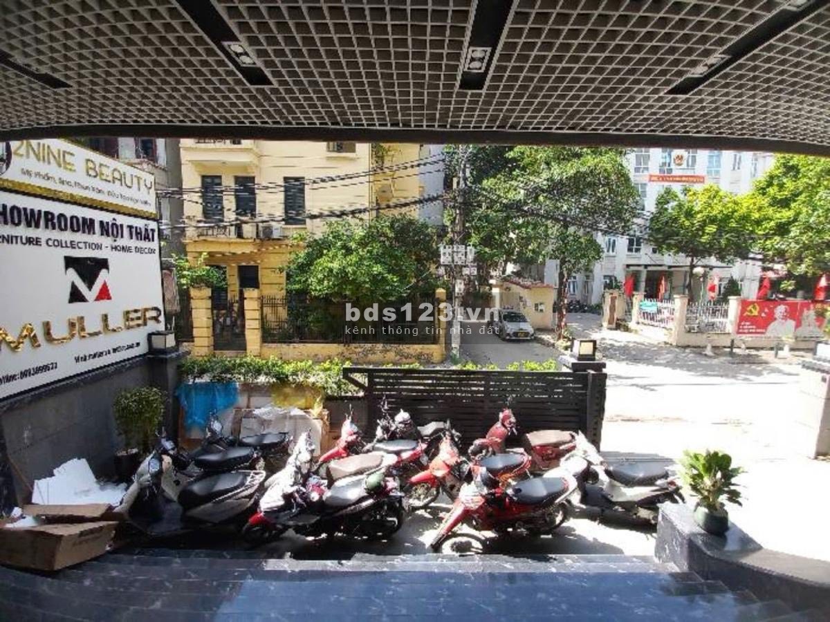 Siêu Phẩm 220m2 Mặt Phố Võng Thị, Bưởi, Tây Hồ. Nhà 8 Tầng Thang Máy, Mặt Tiền 13M, Giá 110 Tỷ