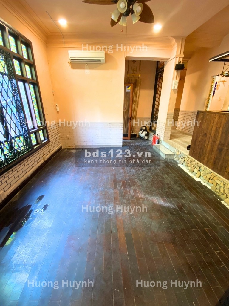 Mặt bằng đẹp 12 x 13m² trung tâm Quận 1, đường hai chiều, Đ. Nguyễn Thị Minh Khai, P. Bến Nghé
