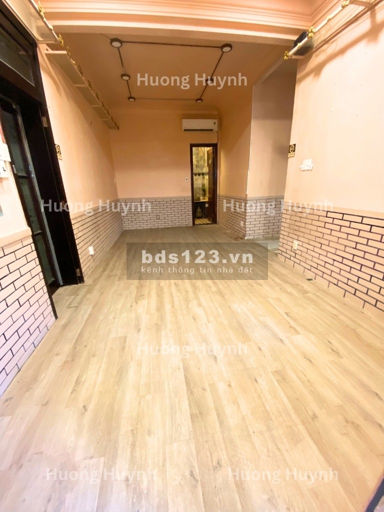 Mặt bằng đẹp 12 x 13m² trung tâm Quận 1, đường hai chiều, Đ. Nguyễn Thị Minh Khai, P. Bến Nghé