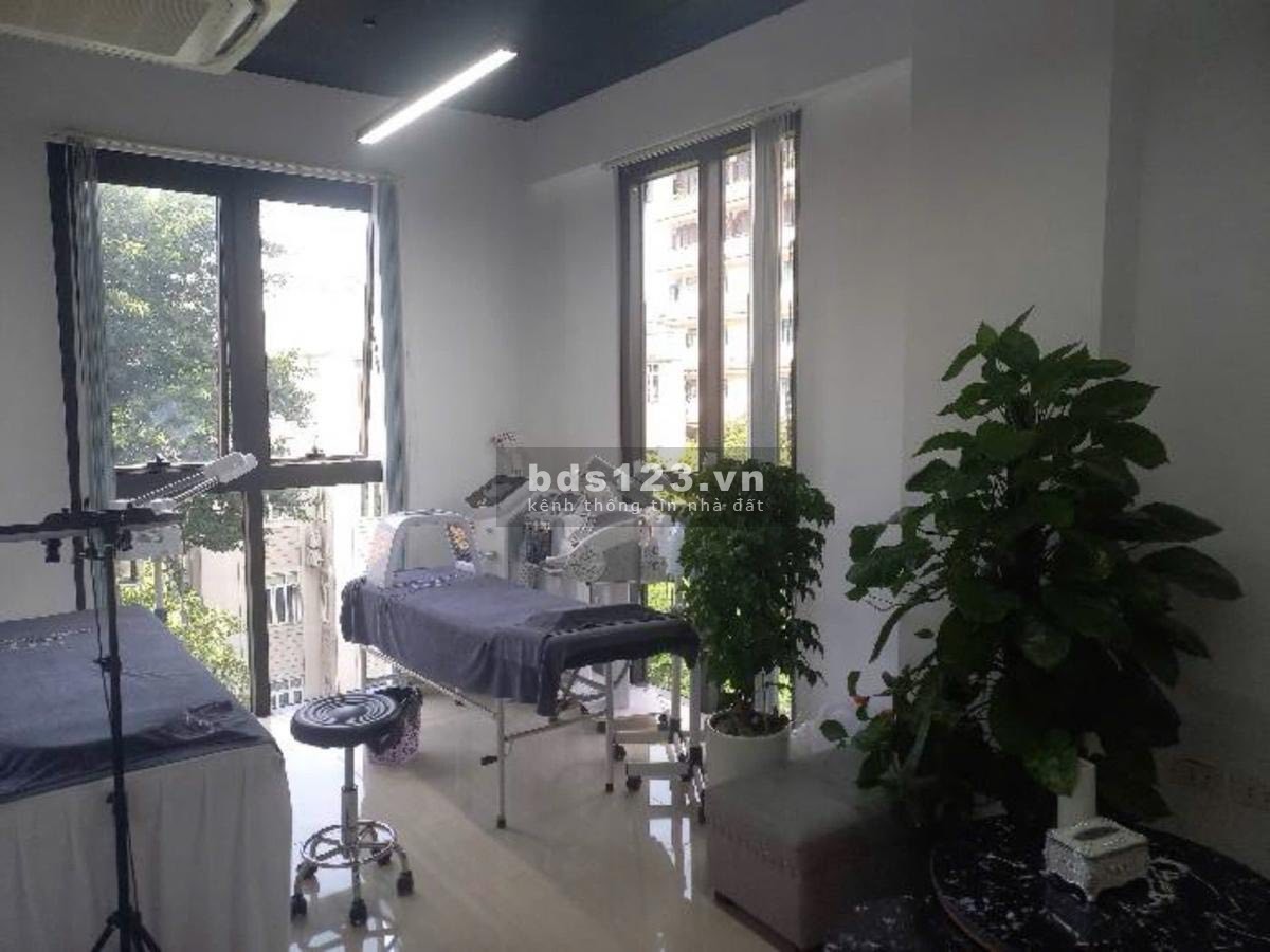 Siêu Phẩm 220m2 Mặt Phố Võng Thị, Bưởi, Tây Hồ. Nhà 8 Tầng Thang Máy, Mặt Tiền 13M, Giá 110 Tỷ