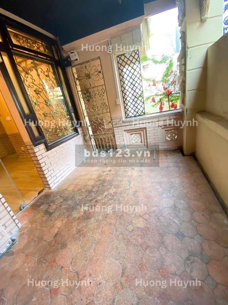 Mặt bằng đẹp 12 x 13m² trung tâm Quận 1, đường hai chiều, Đ. Nguyễn Thị Minh Khai, P. Bến Nghé