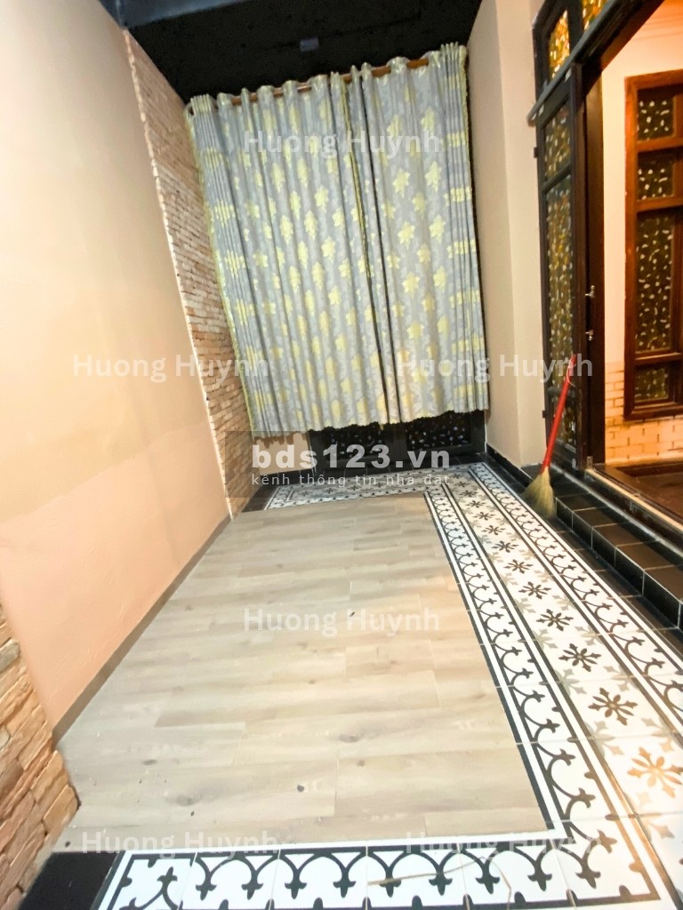 Mặt bằng đẹp 12 x 13m² trung tâm Quận 1, đường hai chiều, Đ. Nguyễn Thị Minh Khai, P. Bến Nghé