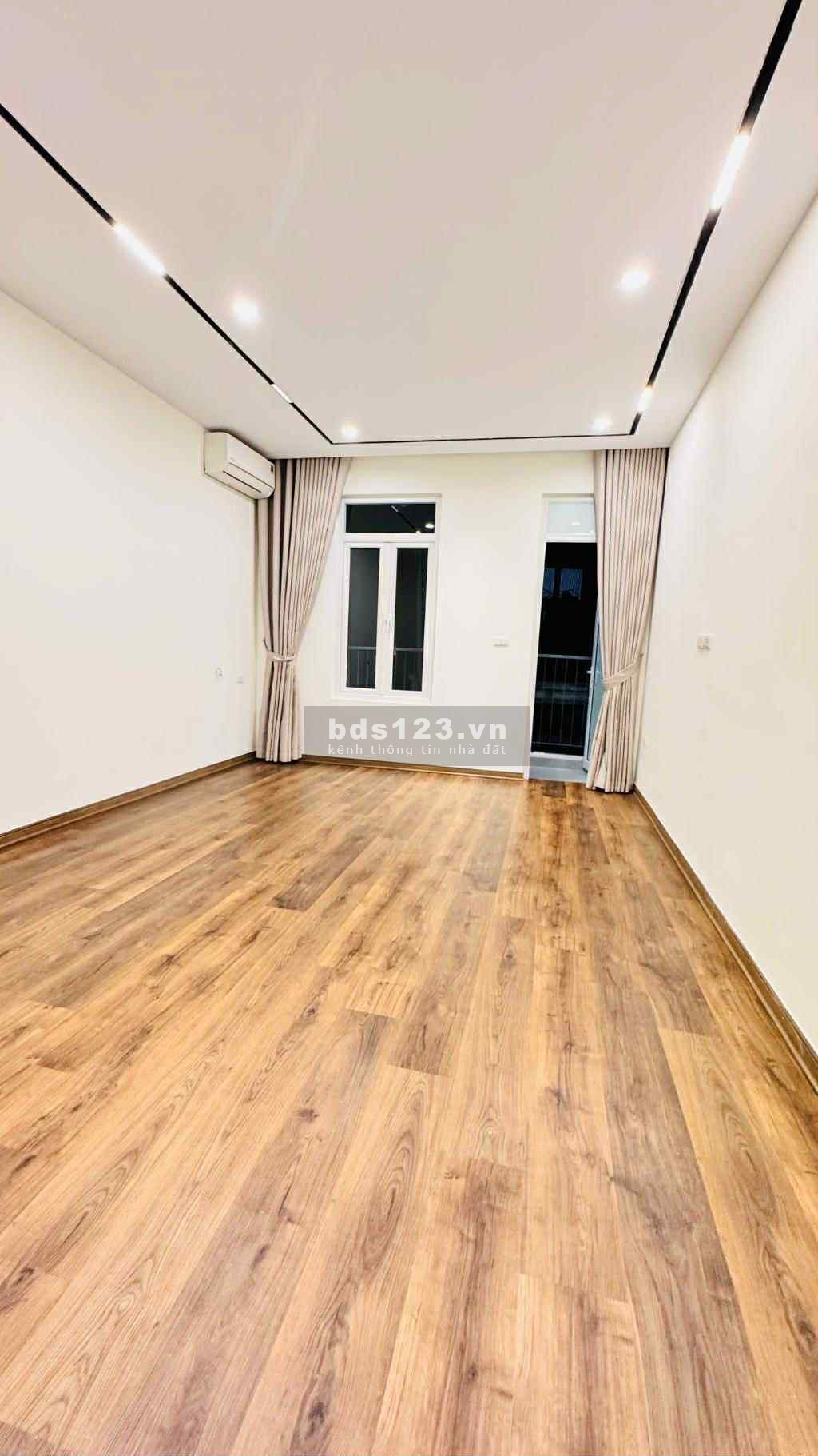 SIÊU PHẨM NHÀ DÂN XÂY Ở - KHUÔN VÀNG THƯỚC NGỌC ĐẸP XINH LUNG LINH