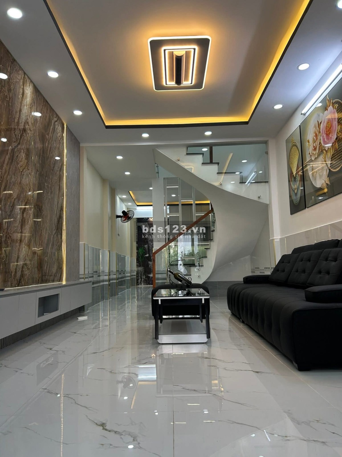Sắp định cư nên cần bán gấp nhà mặt tiền đường nội bộ khu vực quận 8.