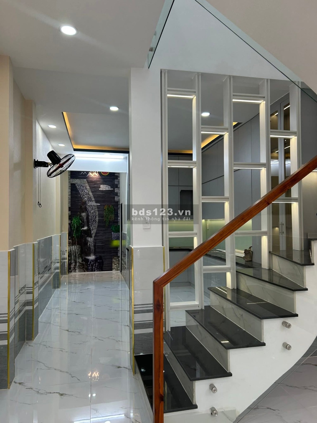 Sắp định cư nên cần bán gấp nhà mặt tiền đường nội bộ khu vực quận 8.