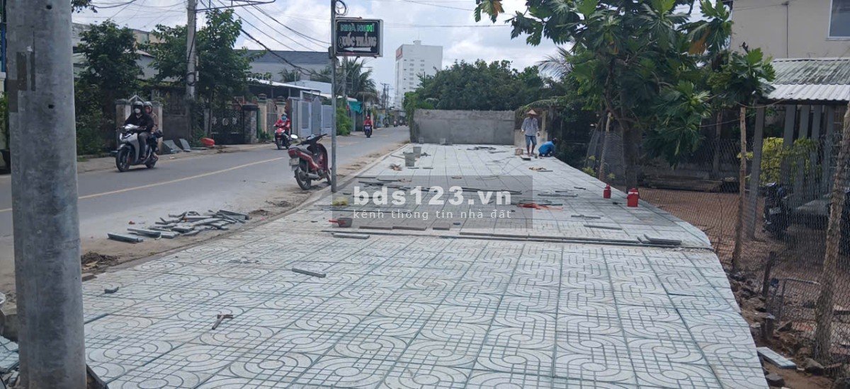Bán Lô đất MẶT TIỀN đường Hồ Văn Nhánh ( tặng nhà ), KP8, P5. TP Mỹ Tho.