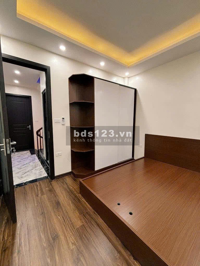 Bán Nhà Di Trạch - Nhà mới, 4 tầng rộng rãi, an ninh tốt, đường thông thoáng