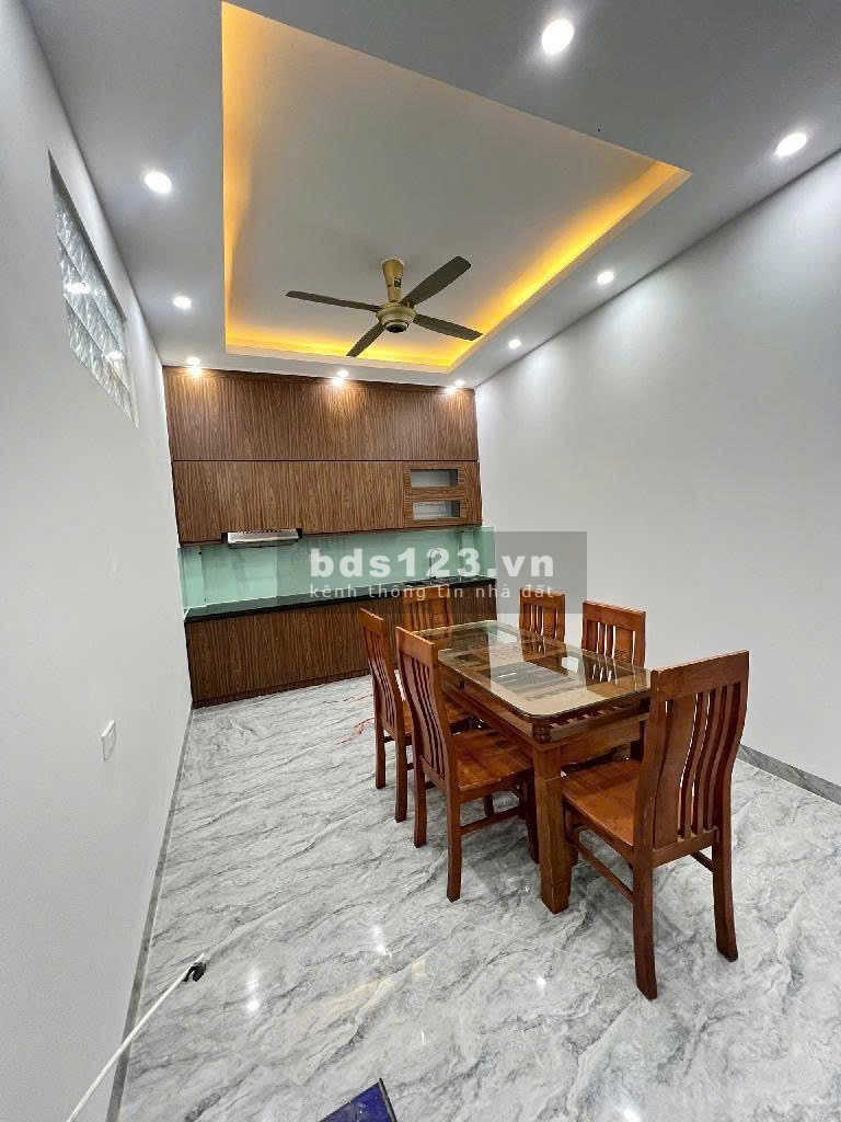 Bán Nhà Di Trạch - Nhà mới, 4 tầng rộng rãi, an ninh tốt, đường thông thoáng