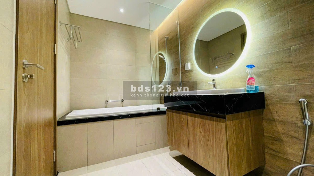 Cho thuê căn hộ cao cấp Diamond Alnata - Celadon City