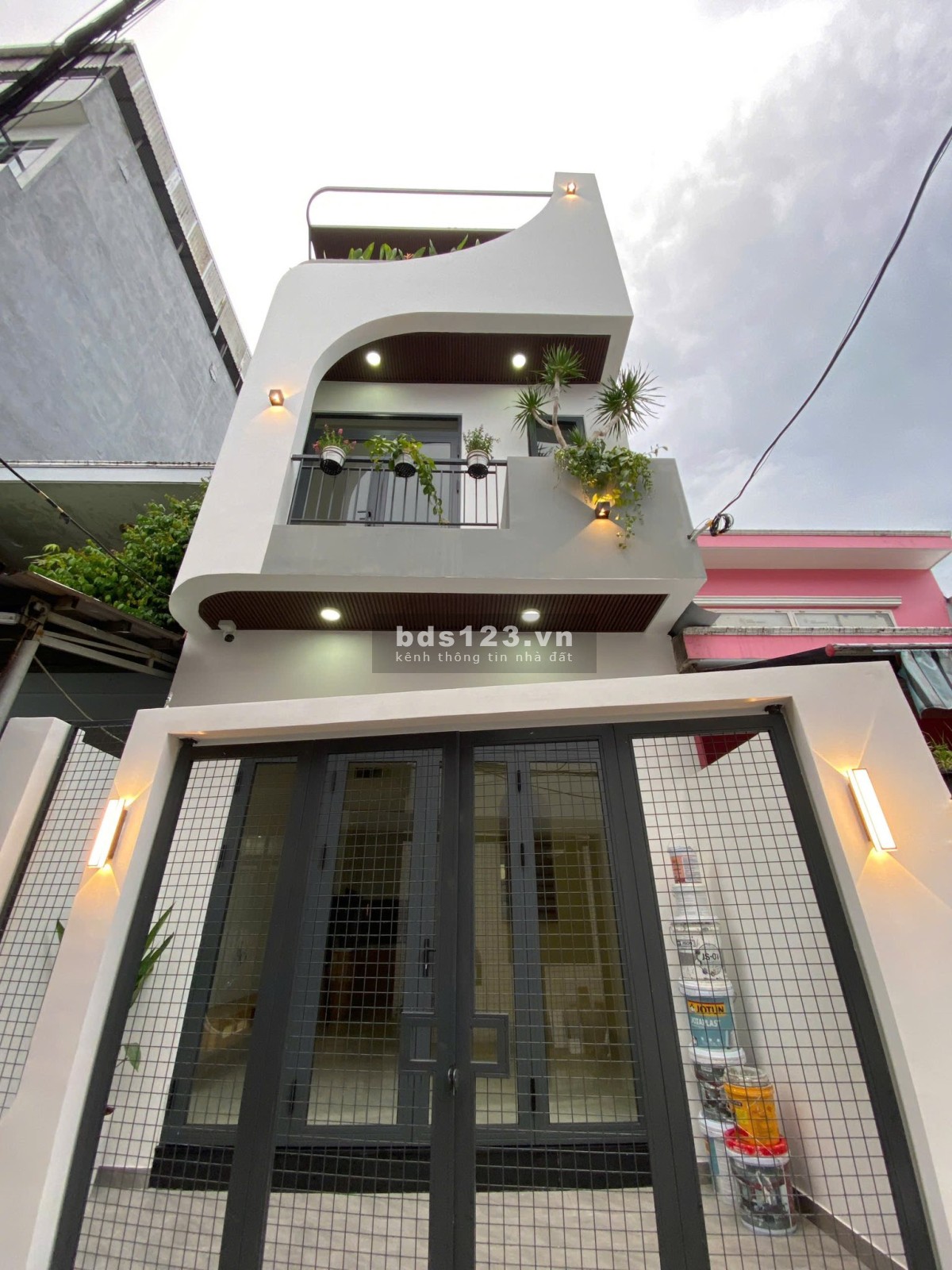 Bán nhà mới 3 tầng – Hải Châu – Hoà Cường