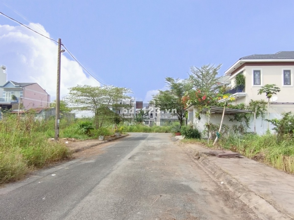 Bán Nền đẹp, 100m2 KDC Đông Dương, đường 82 Bưng Ông Thoàn, Q9, Tphcm và 1 Lô đất dân Ng Duy Trinh