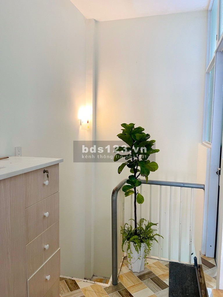 Bán nhà Phường 1, Quận Bình Thạnh Lê Văn Duyệt 4 tầng trệt 2 lầu ST.