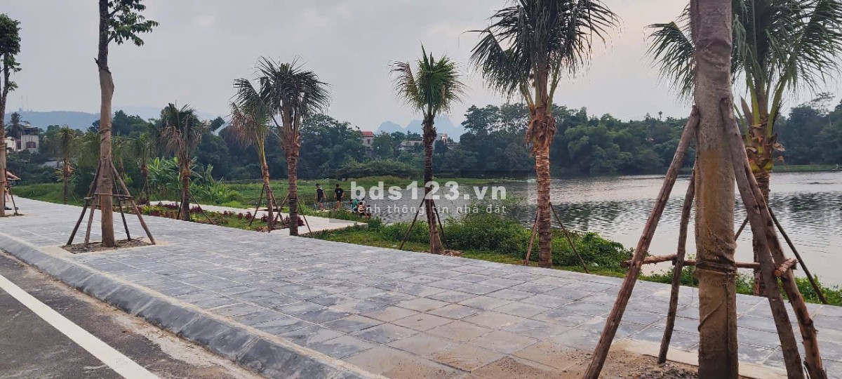 Chính chủ bán gấp lô đất view hồ ngay trung tâm thị trấn Chi Nê, Lạc Thủy, Hòa Bình