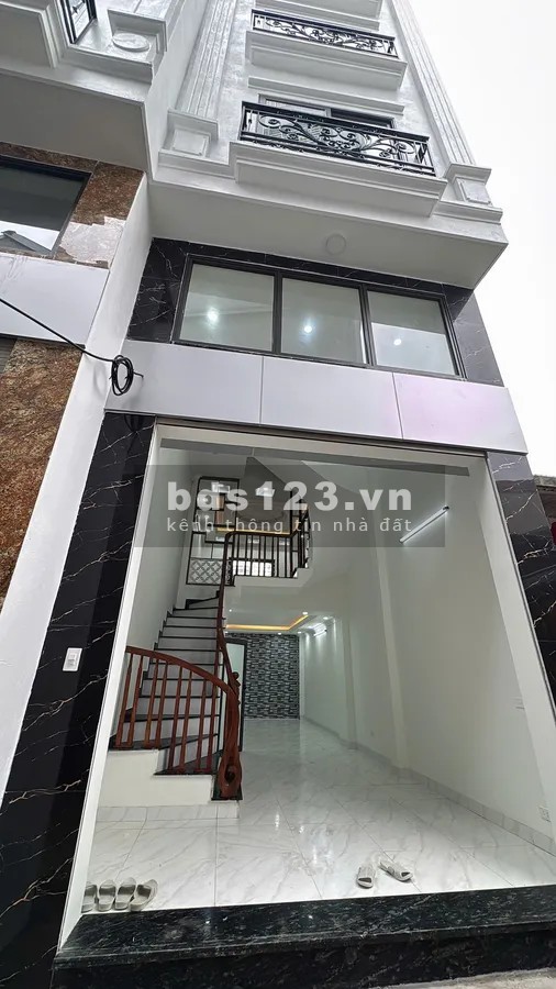 Bán nhà Tứ Hiệp 40m2 x 5 tầng, mặt tiền 4m, giá 7.2 tỷ