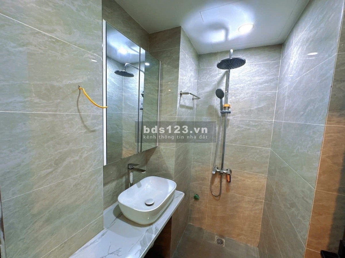 Nhà đẹp trung tâm Tây Hồ – 45m² – 7 tỷ 4 – 6 tầng thang máy – Thông Trích Sài – Ở ngay