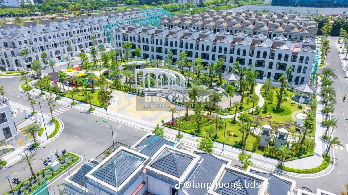 Bán gấp liền kề 140m xây dựng lớn trung tâm KĐT Ciputra Tây Hồ giá chỉ 365tr/m cả xây dựng