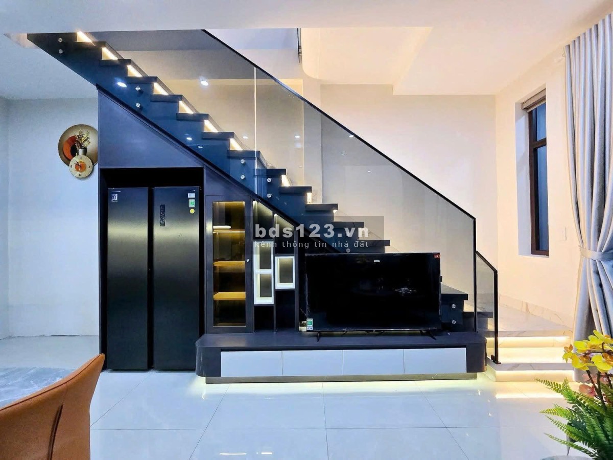 Bán nhà 2 tầng 2 mê – 2 mặt kiệt ô tô Nguyễn Phước Nguyên.