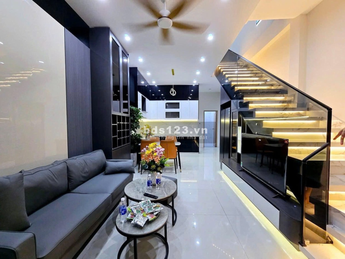 Bán nhà 2 tầng 2 mê – 2 mặt kiệt ô tô Nguyễn Phước Nguyên.