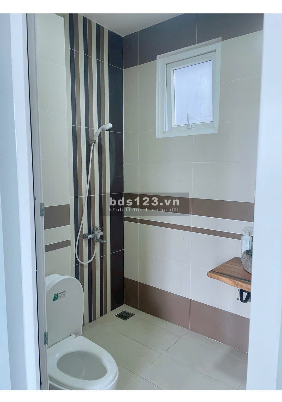 Tôi cần bán Nhà Nguyễn Căn 3 Tâng - 4 PN - 4 WC ở KDC 13E Intresco
