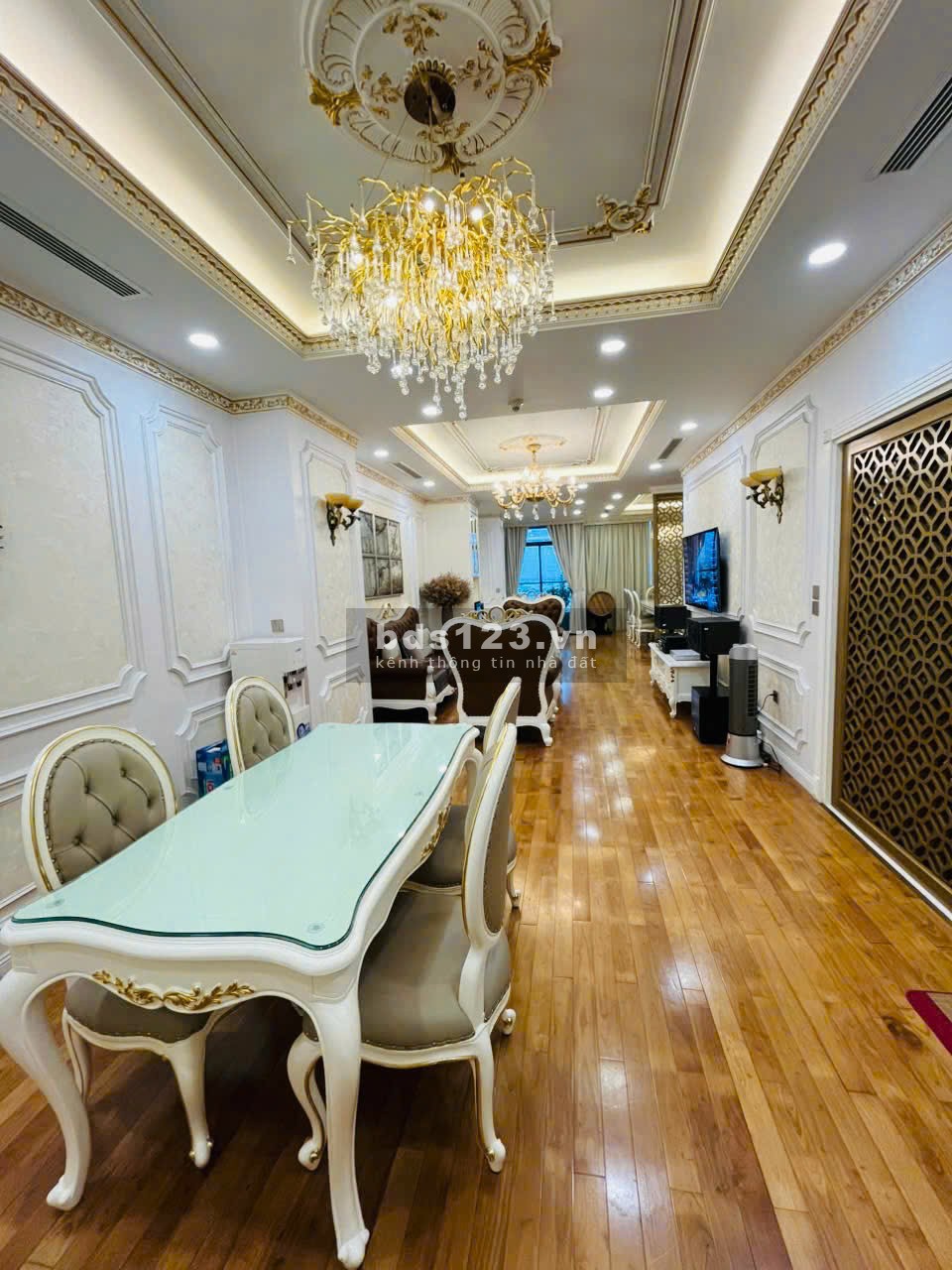 Cần bán căn hộ cao cấp Vincom Center Bà Triệu