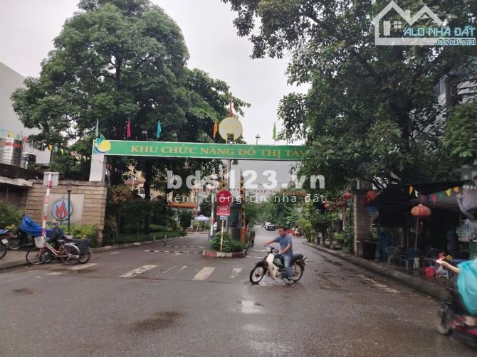 B.án Nhà Mặt Tiền Kinh Doanh TL72, Trung Tâm Của Tây Mỗ Đại…