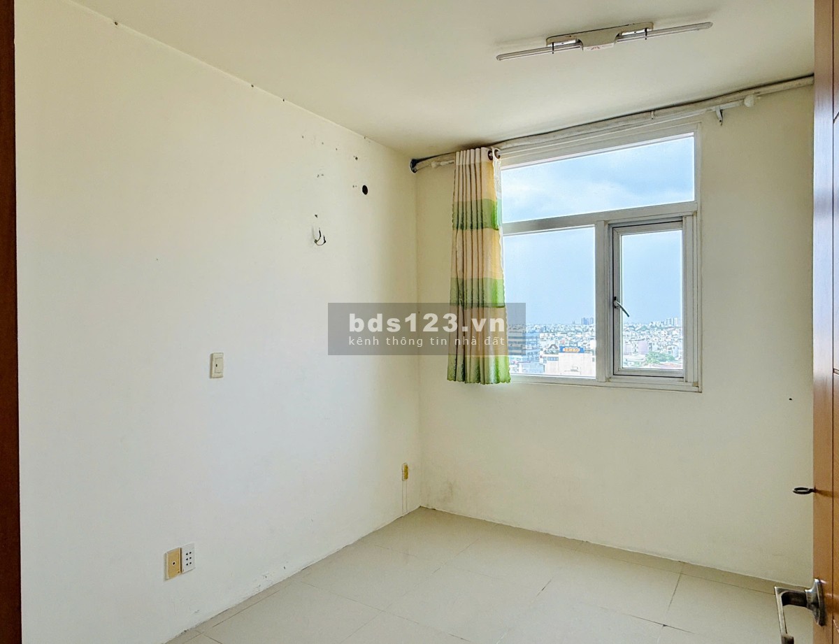 Căn góc 81m2 Hoàng Kim giá 8tr/tháng, nội thất, ban công thoáng mát, an ninh