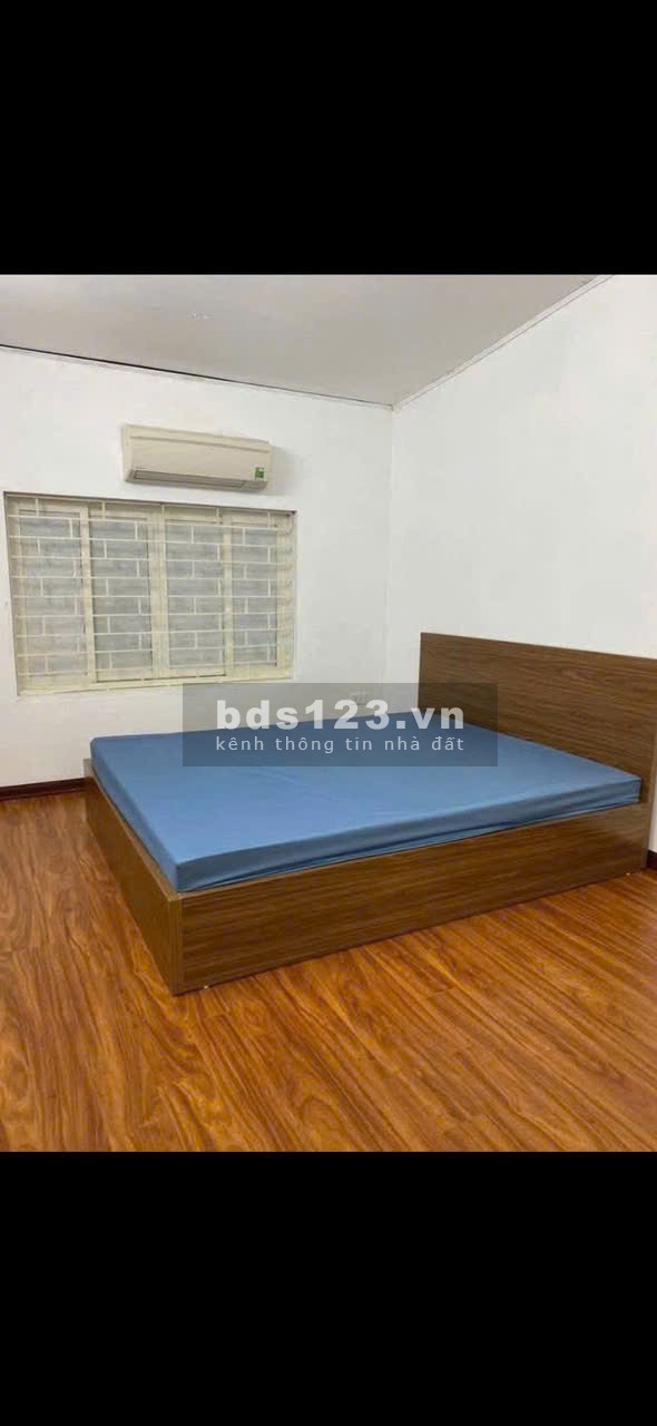 Nhỉnh 200tr/m2. Cần bán nhà phố Trần Cung ngõ rộng, gần trường học, bệnh viện