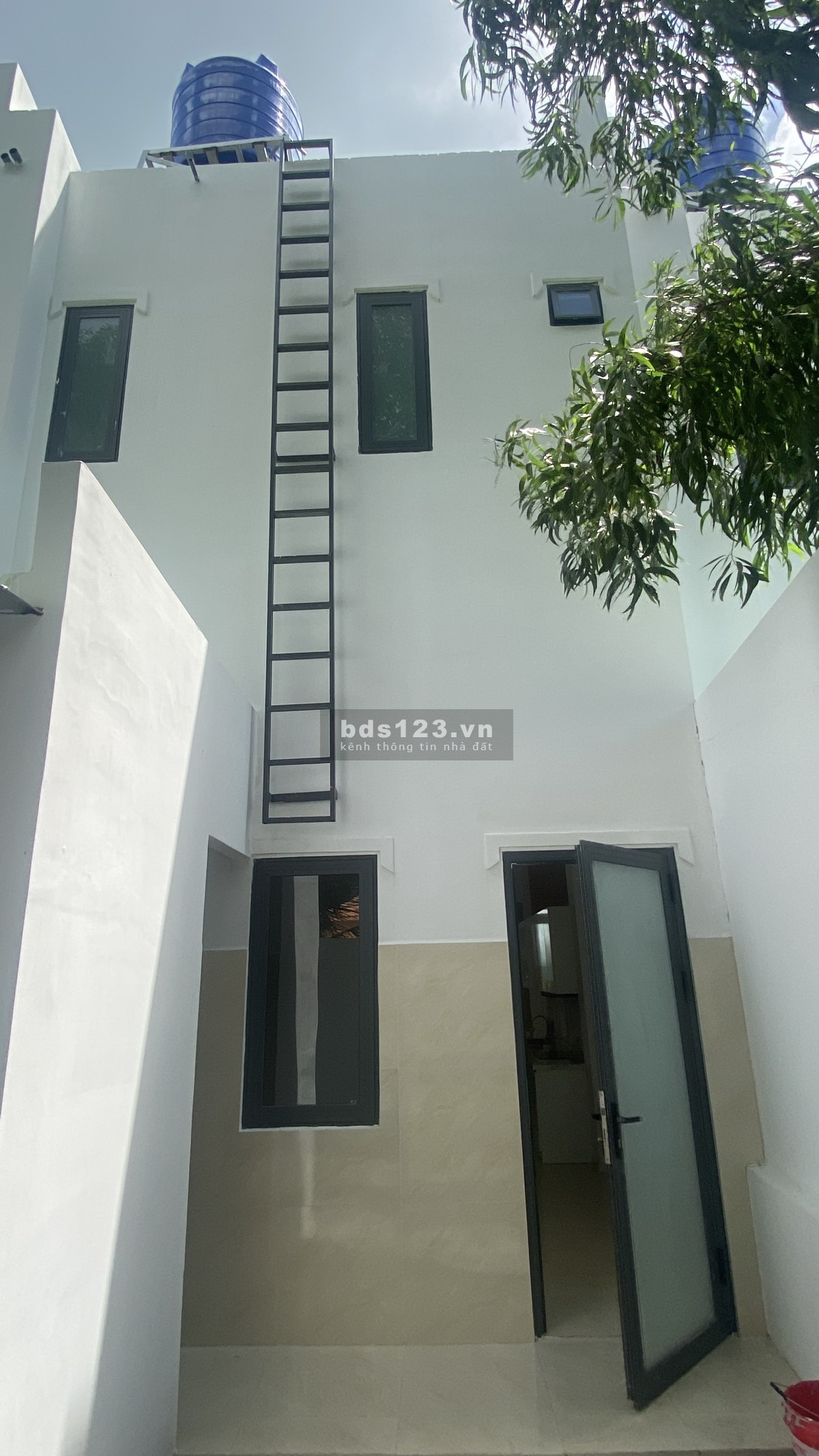 BÁN NHÀ MẶT TIỀN ĐƯỜNG VỪA Ở VỪA KINH DOANH