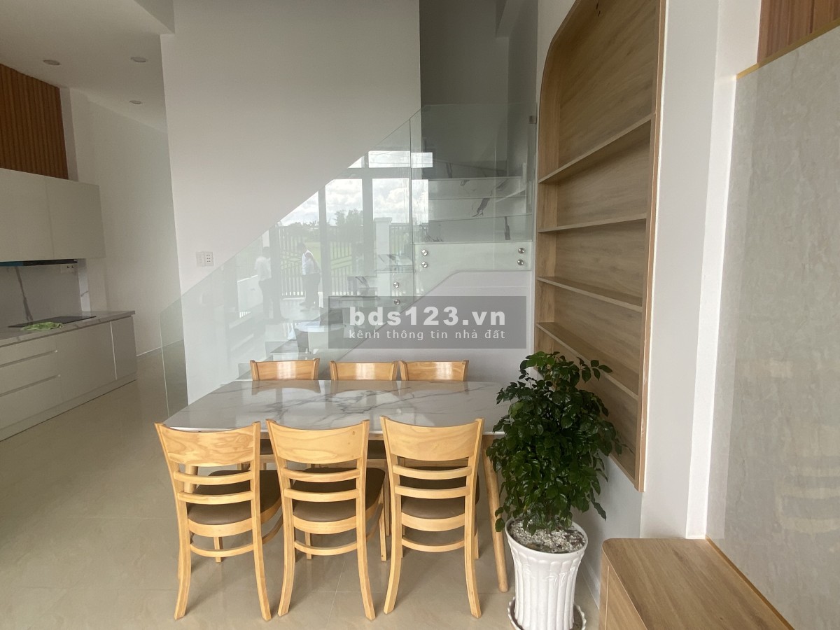 BÁN NHÀ MẶT TIỀN ĐƯỜNG VỪA Ở VỪA KINH DOANH