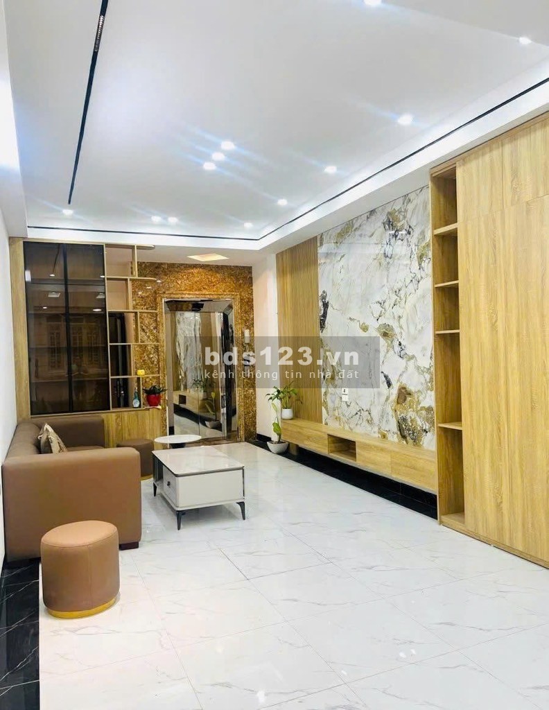 Nhà Phân Lô Phùng Chí Kiên – Trung Tâm Cầu Giấy – Ô Tô Trong Nhà – 6 Tầng Thang Máy