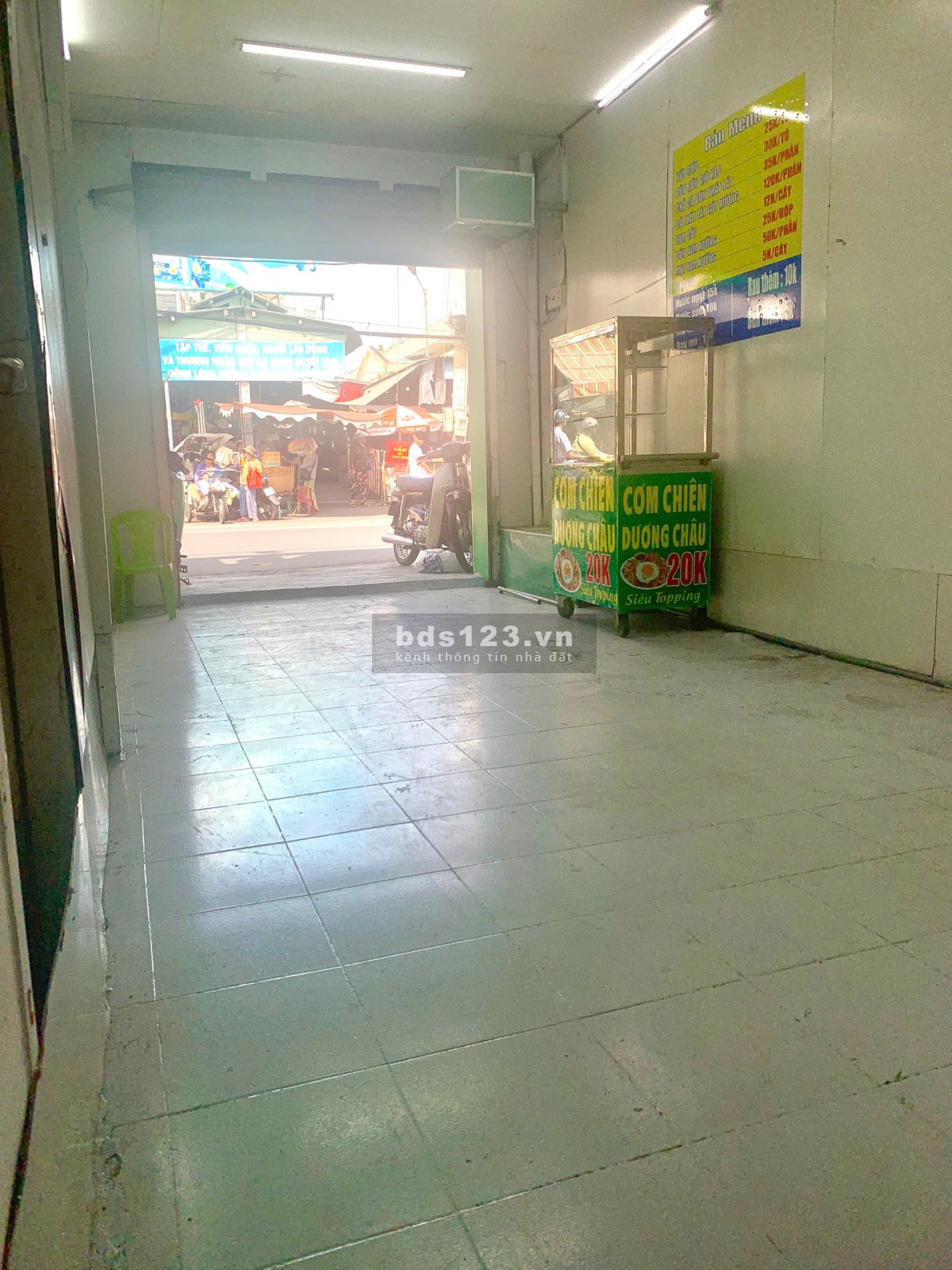 Mặt bằng kinh doanh đối diện cổng chính chợ An Nhơn, Lê Đức Thọ