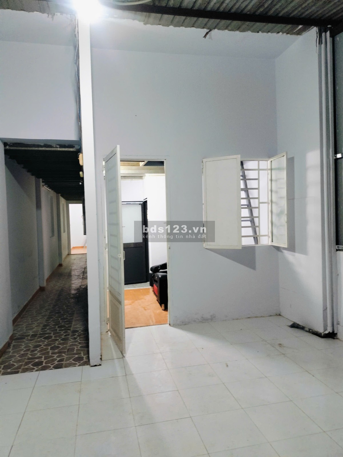 Cho thuê 4 phòng trọ, gác suốt, wc, bếp riêng trong phòng, sạch sẽ, đường TL 12. Q12