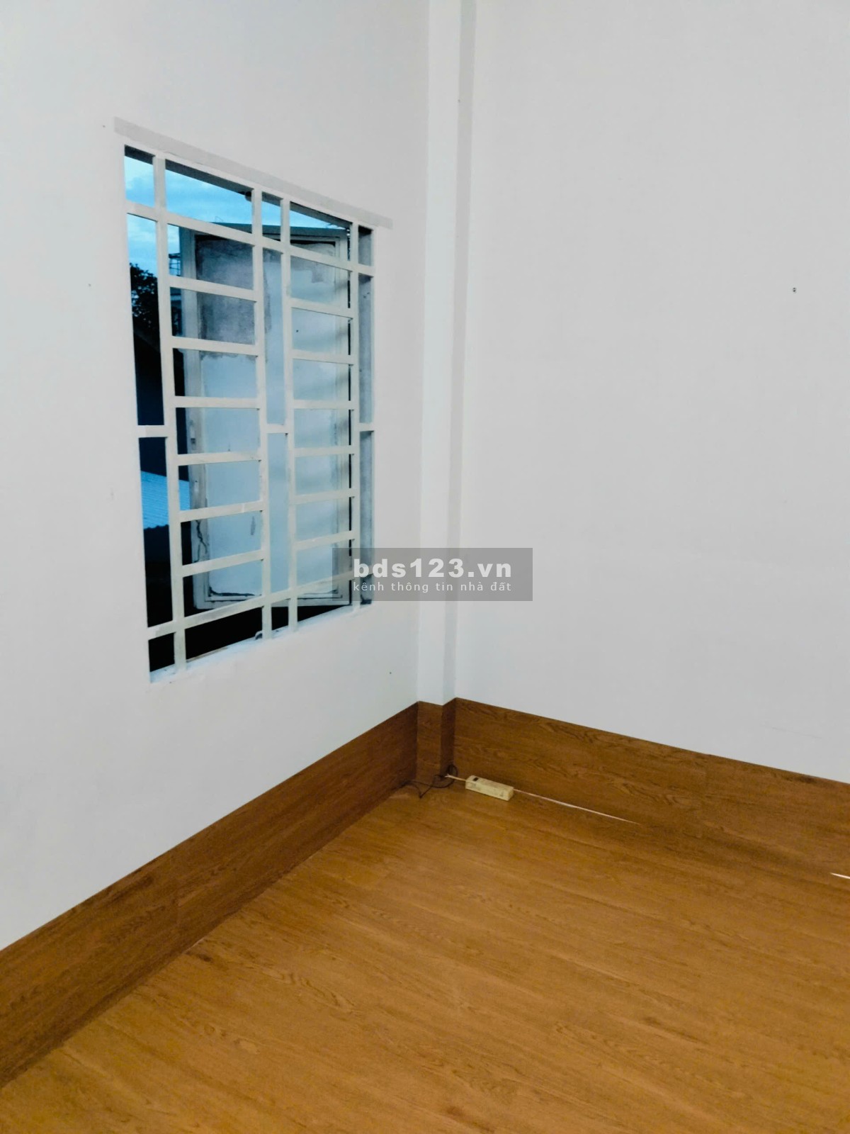 Cho thuê 4 phòng trọ, gác suốt, wc, bếp riêng trong phòng, sạch sẽ, đường TL 12. Q12