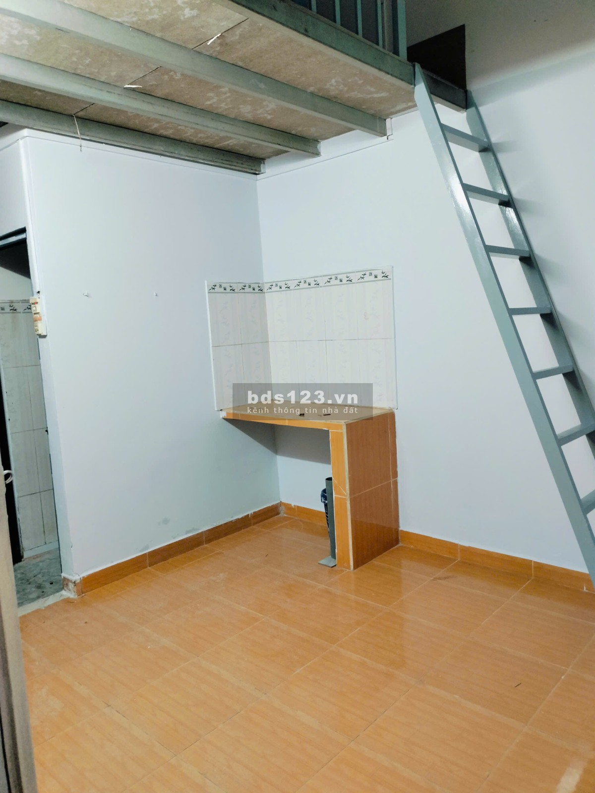 Cho thuê 4 phòng trọ, gác suốt, wc, bếp riêng trong phòng, sạch sẽ, đường TL 12. Q12