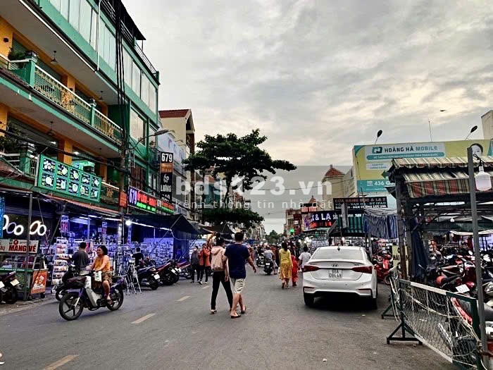 Mặt Tiền Kinh Doanh Chợ Đêm Hạnh Thông Tây - View Công Viên Thoáng Mát - Cần Bán Gấp - 68m² - 11 Tỷ