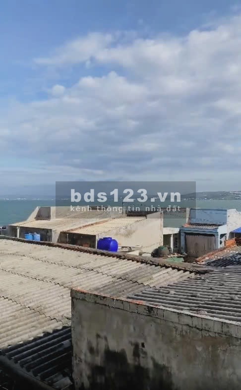 Cho thuê NHÀ CẤP 3 VIEW BIỂN CÁCH BIỂN CHỈ 10 mét - Mũi Né, Phan Thiết, Bình Thuận