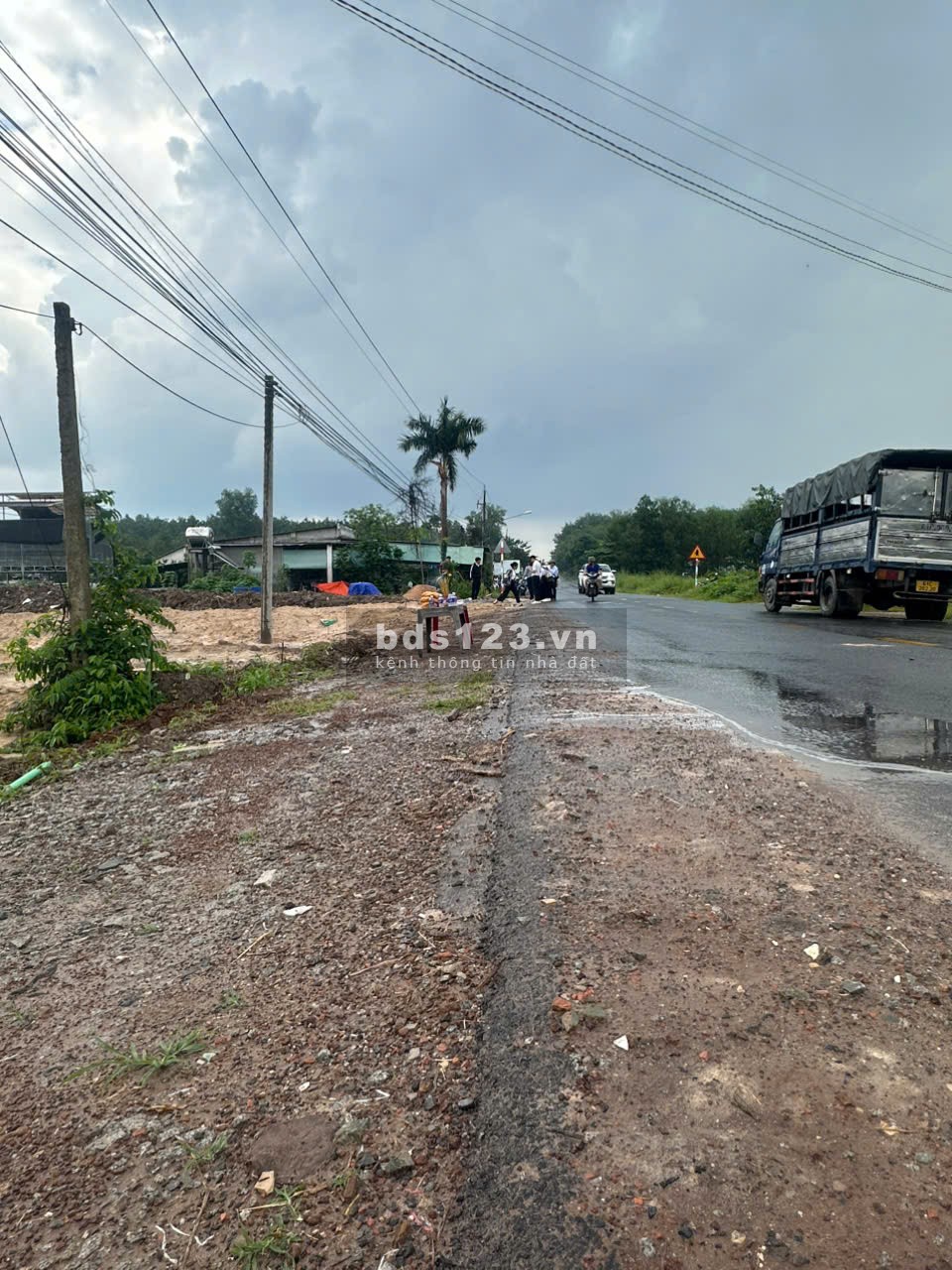 Chính chủ bán gấp lô đất ngay tt Lai Uyên