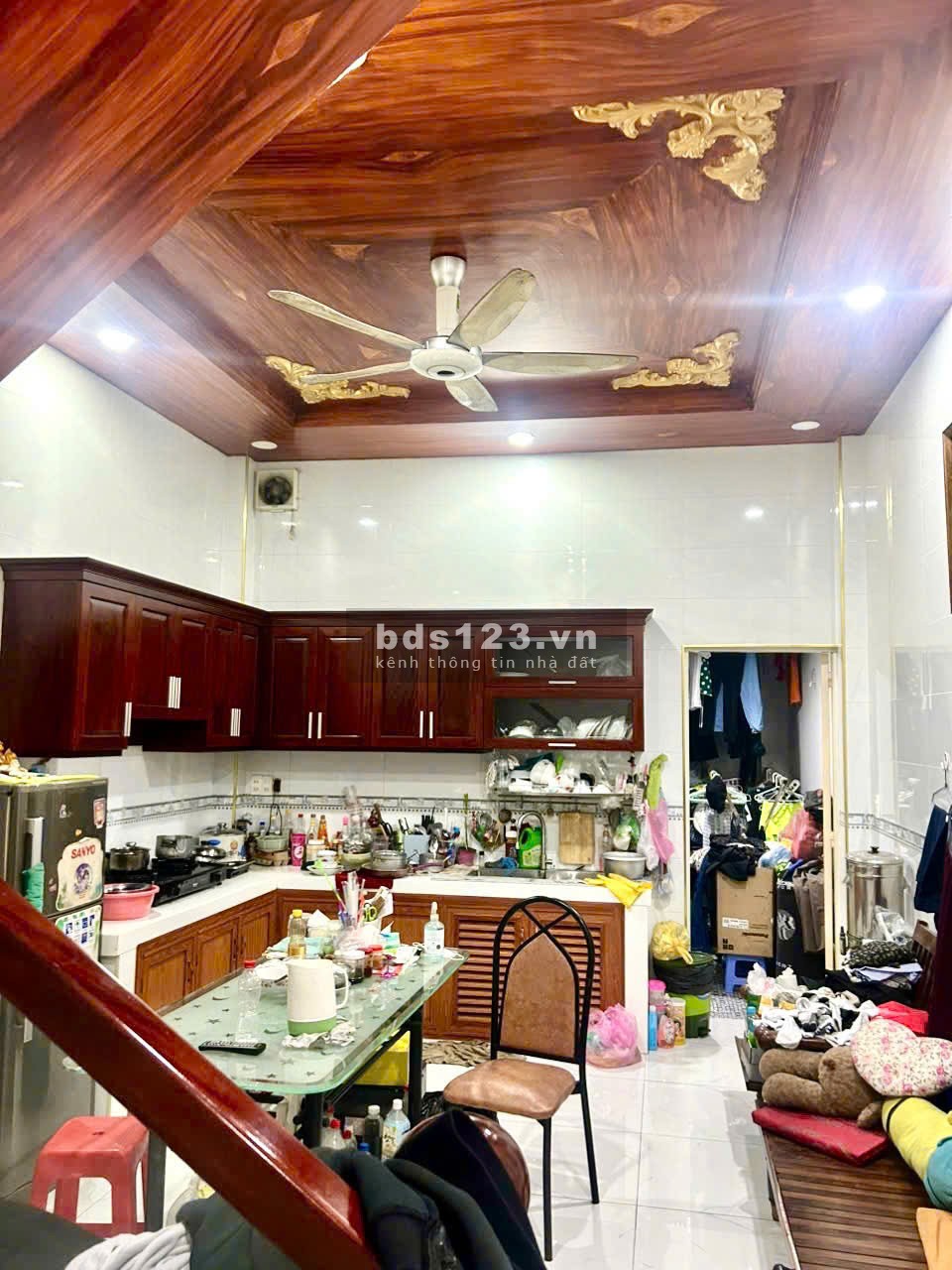 Bán gấp nhà quận Bình Tân, giấy tờ đầy đủ, 4x14m, 3 tỷ900tr thương lượng 0938940chín bảy không
