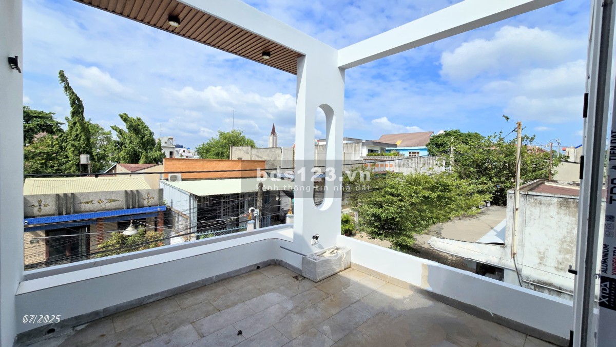 MỘT CĂN NHÀ_ĐẸP Phường Hố Nai - Ngay Nhà Thờ Bắc Hải (1Lầu 1Trệt - Góc 2 Mặt Tiền)