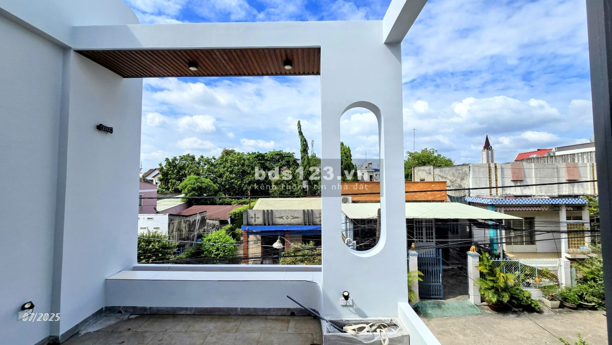 MỘT CĂN NHÀ_ĐẸP Phường Hố Nai - Ngay Nhà Thờ Bắc Hải (1Lầu 1Trệt - Góc 2 Mặt Tiền)