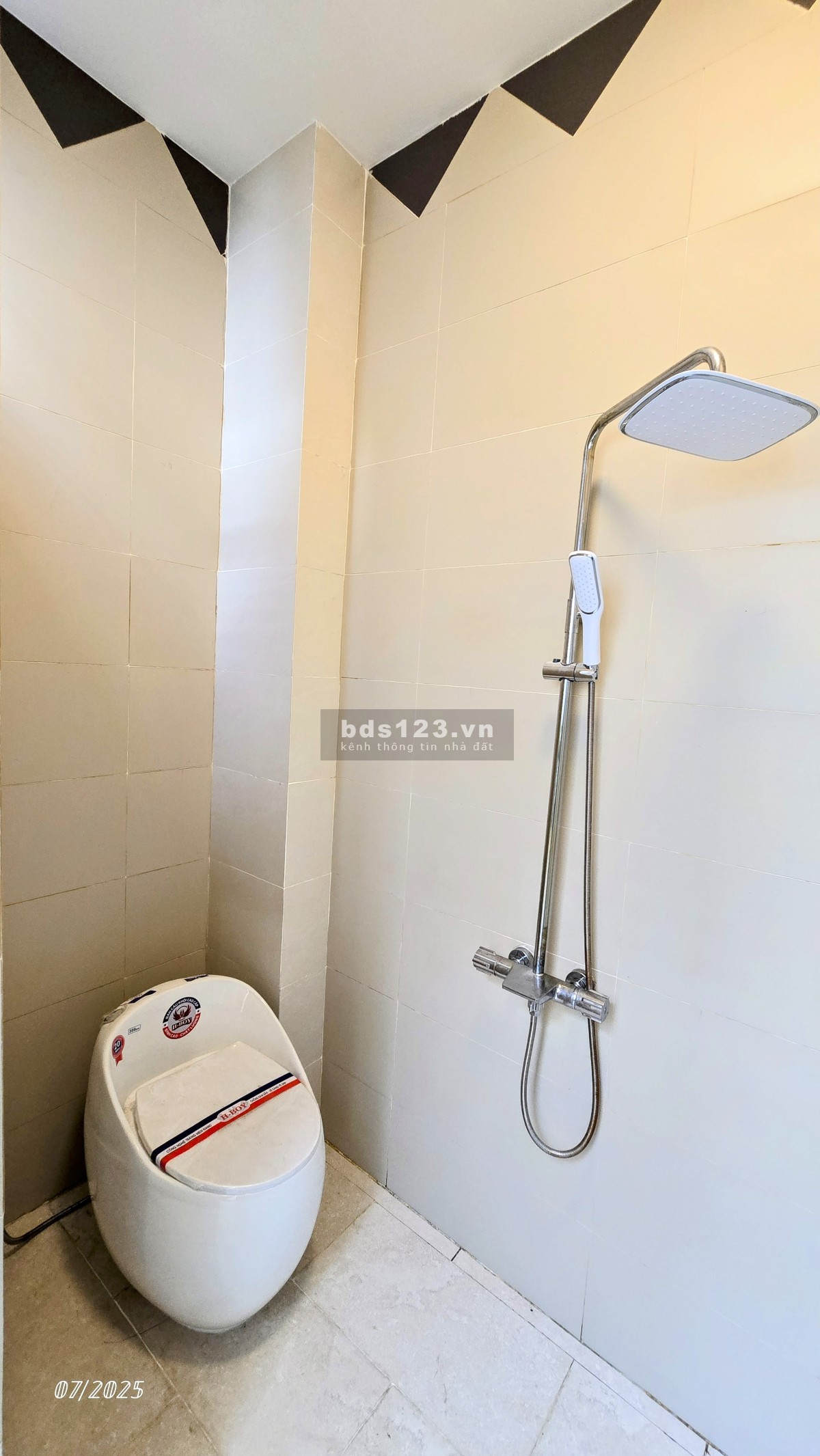 MỘT CĂN NHÀ_ĐẸP Phường Hố Nai - Ngay Nhà Thờ Bắc Hải (1Lầu 1Trệt - Góc 2 Mặt Tiền)