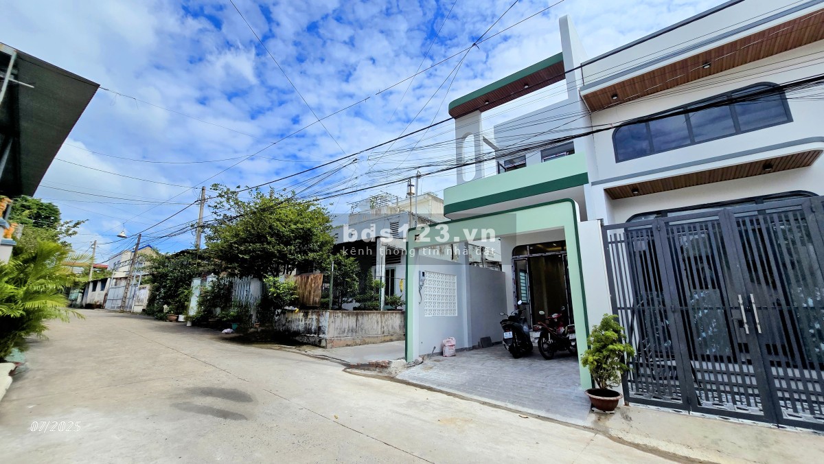 MỘT CĂN NHÀ_ĐẸP Phường Hố Nai - Ngay Nhà Thờ Bắc Hải (1Lầu 1Trệt - Góc 2 Mặt Tiền)