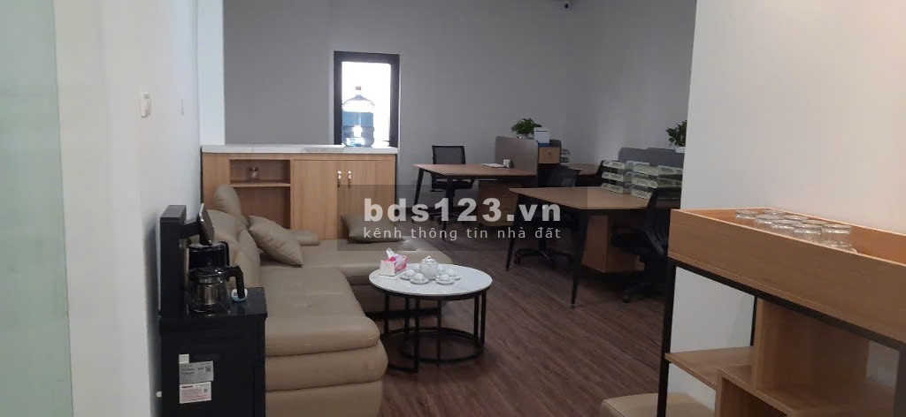 Cho thuê văn phòng, mặt đường thuận tiện giao thông