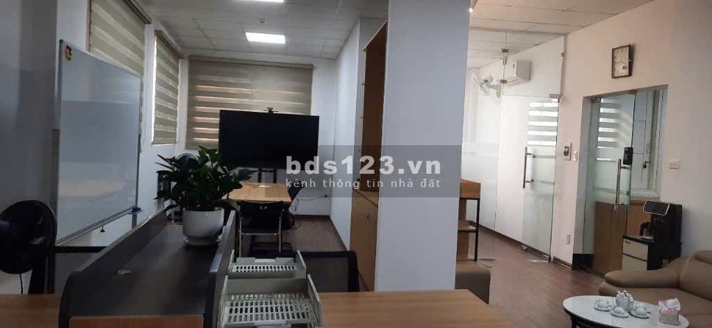Cho thuê văn phòng, mặt đường thuận tiện giao thông